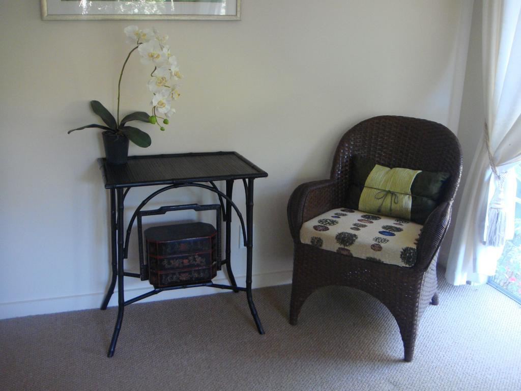 By The Park B & B Whangarei Eksteriør billede